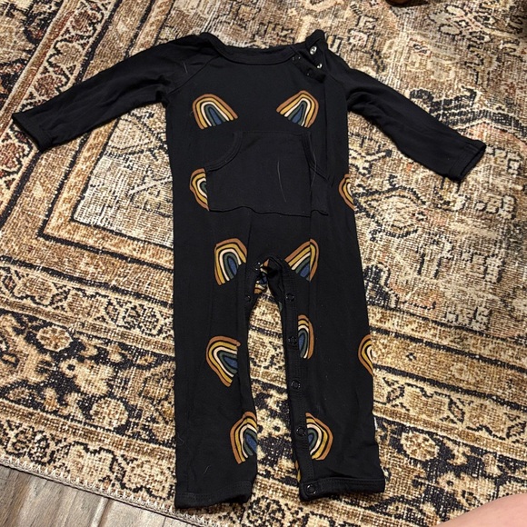 Kyte BABY Other - Kyte baby rainbow snap romper longall (3-6)